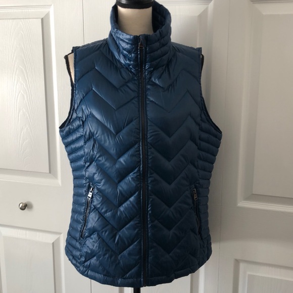 NWOT Calvin Klein Women’s Premium Down Zippered Vest with Headphone access, XL - Picture 1 of 11